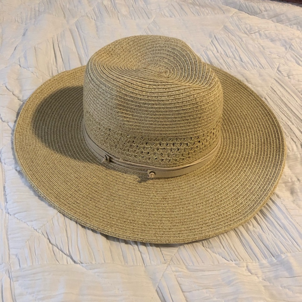 Carly Jean Los Angeles Huntington Hat